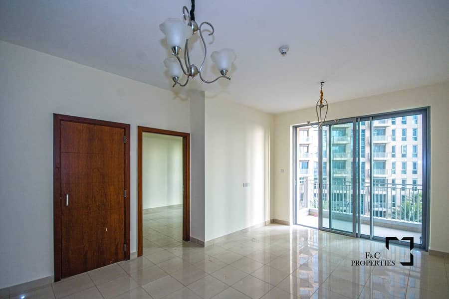 3 Boulevard and Pool View | Spacious 1 Bedroom