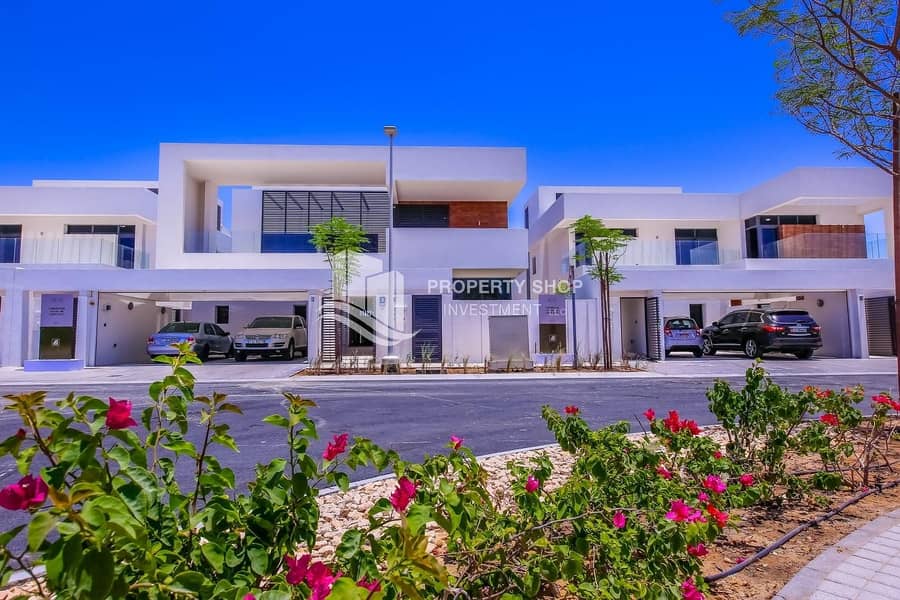Investors Deal Brand New Villa Endearing Elegance ! Investors Deal Brand New Villa Endearing Elegance !