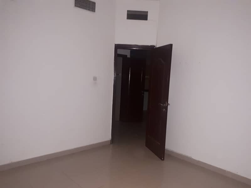 A room and lounge in Al Khor Towers, an area of ​​1019 feet, annual rent is