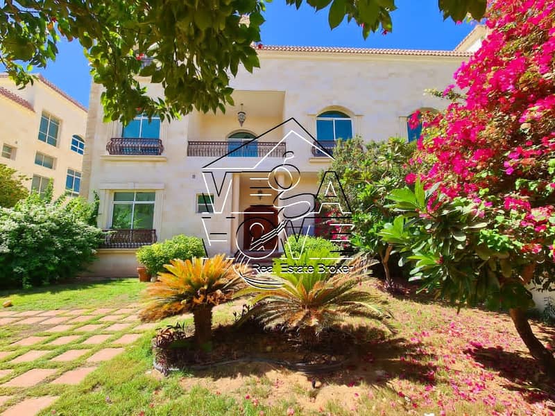 EXCELLENT 6 BED VILLA PRIVATE ENTRANCE W/ POOL AND GARAGE