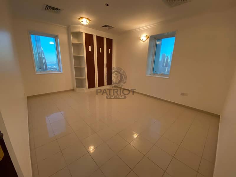 22 Luxary 3BR | Appliances | Chiller Free| Big Balcony
