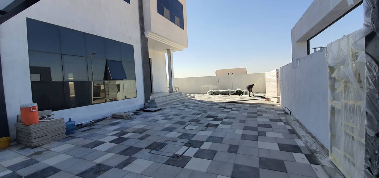 Independent - 6000sqft - 3bedroom+maids villa price 1.85million in al tai