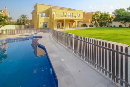 |Stunning 6 Bedroom | Golf Course | Pool |Stunning 6 Bedroom | Golf Course | Pool