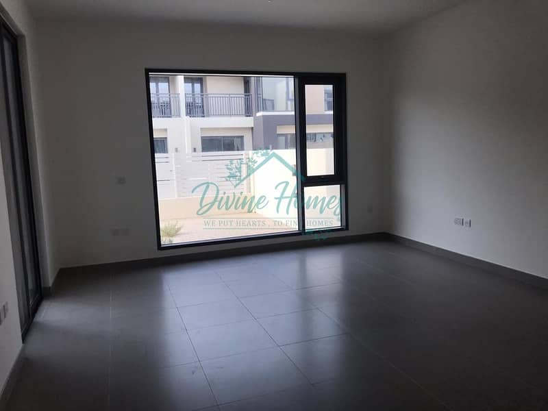 5 Single Row | Park View | 3 Bed + Maids