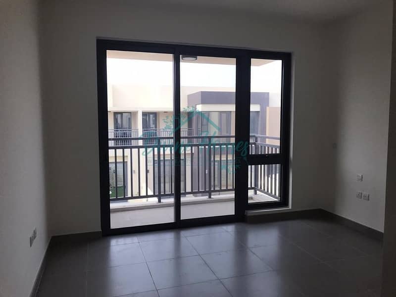 6 Single Row | Park View | 3 Bed + Maids