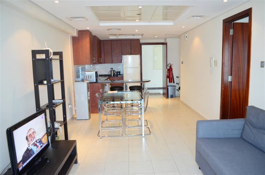 1BR 855 sqf Furnished High Floor lake View JLT