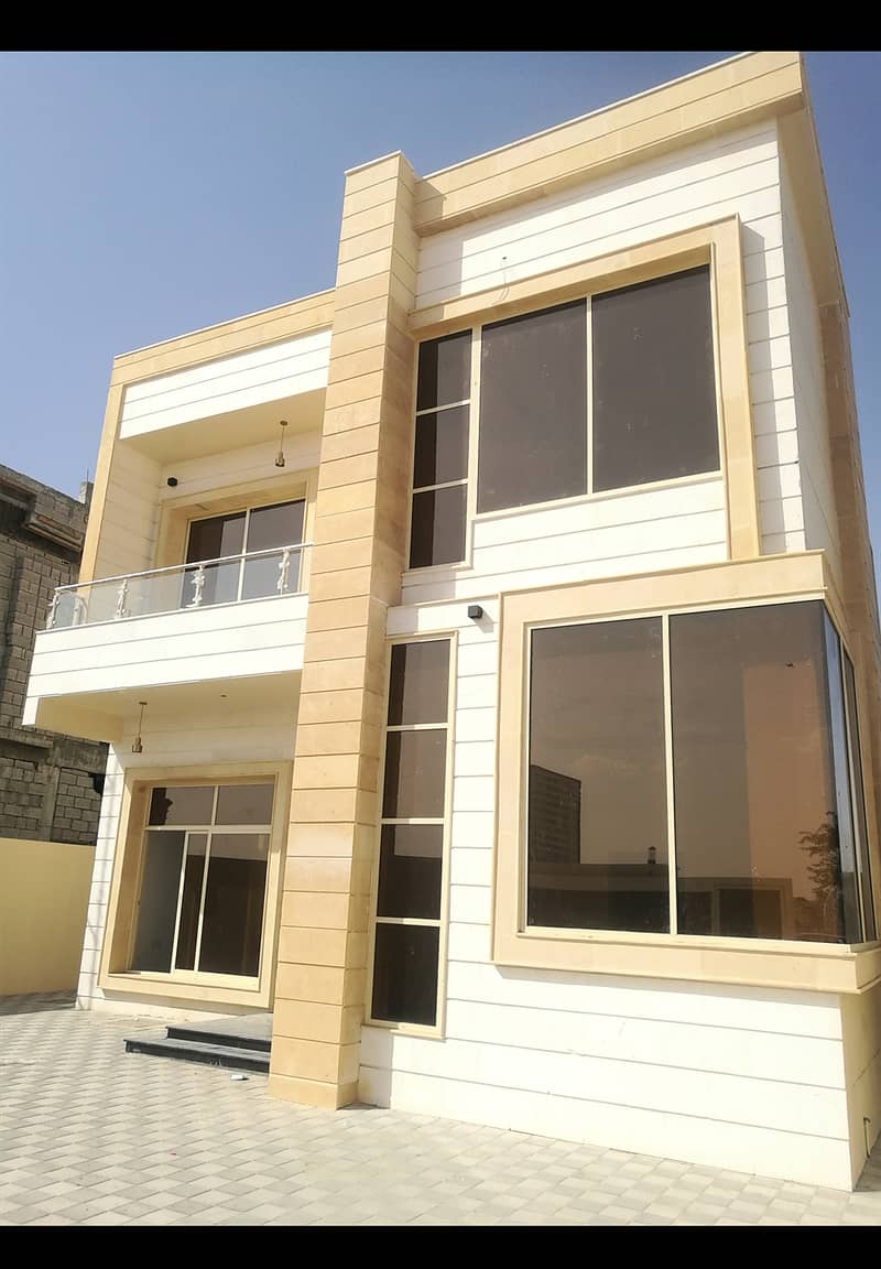 New villa, modern design, super deluxe finishes, and a very attractive price, freehold for all nationalities.
