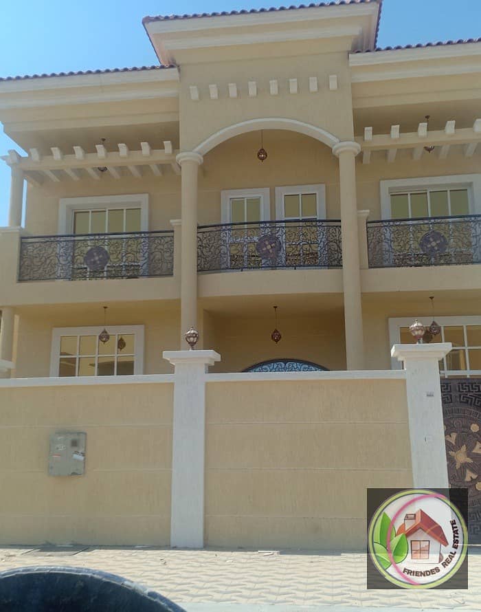 For sale villa with excellent design and fantastic price, freehold for all nationalities. Directly from the owner