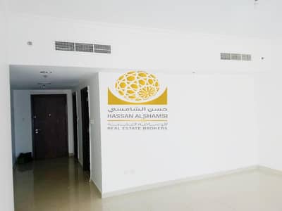 Stunning Lake View - High Floor With Balcony Stunning Lake View - High Floor With Balcony