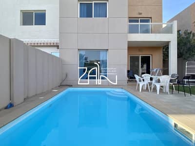 Corner Single Row 5 BR Villa in Excellent Location Corner Single Row 5 BR Villa in Excellent Location