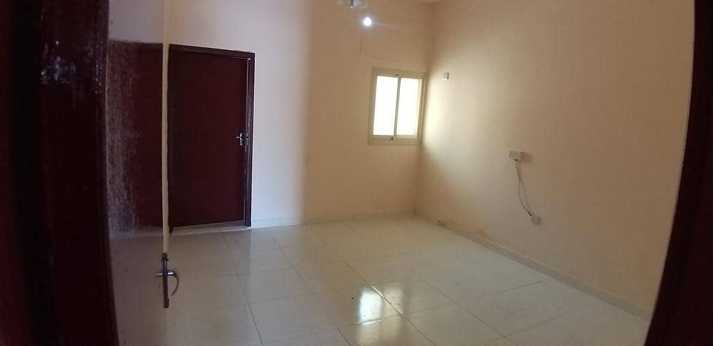 4 BEDROOM HALL HOUSE FOR RENT 45 RENT WITH COMMISSION