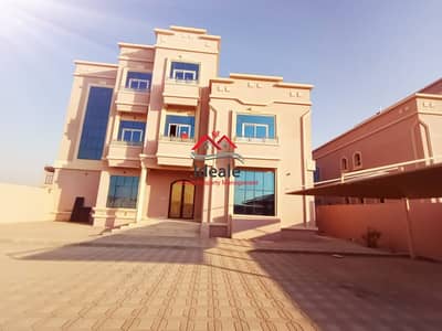 Supersized 11BR villa with balcony and shaded parking Supersized 11BR villa with balcony and shaded parking