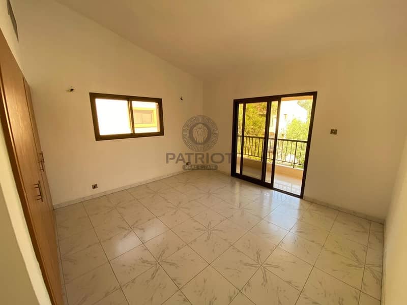 9 REFURBISHED 4BR MAIDS PVT GARDEN SHARED POOL IN JUMEIRAH 3