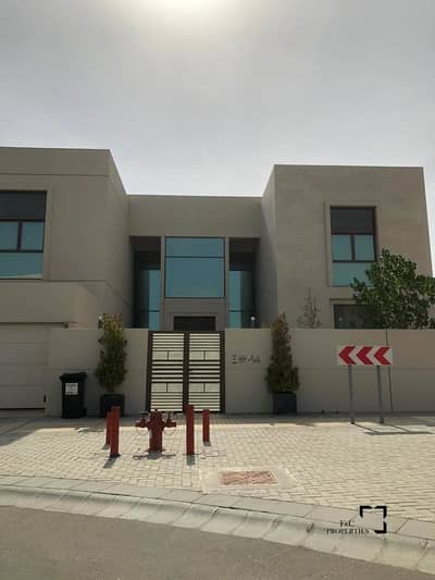 Luxurious 5br |Excellent Location |Bigger layout Luxurious 5br |Excellent Location |Bigger layout