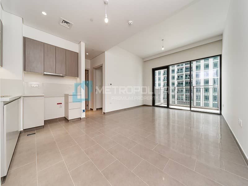 Beautiful 1 BR | Full Pool view | Ready to move in