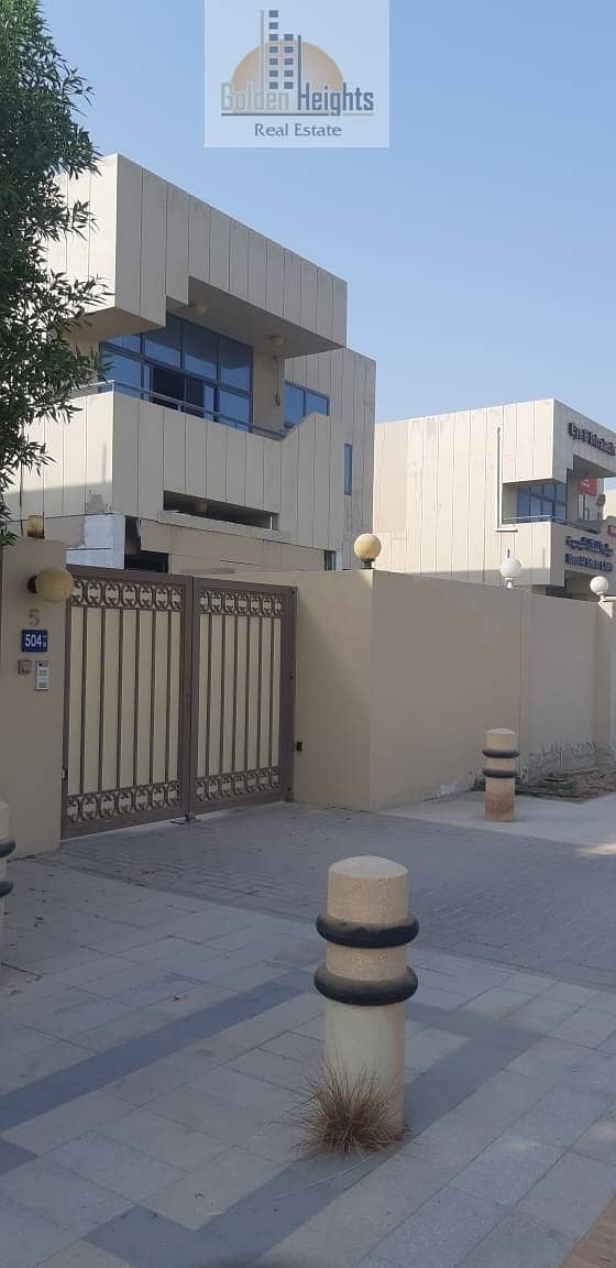 Commercial 4br+m Villa in Jumeirah  for Rent