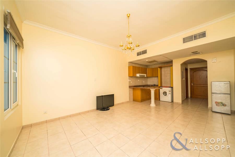 Close To Metro | Studio | Garden West