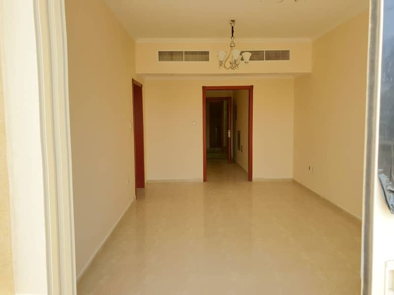 شقة في الجادة 2 غرف 30000 درهم - 4838571