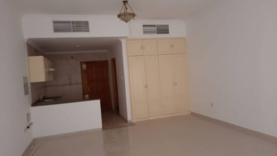 3 Studio Apartment with Chiller Free Available for Rent in Al Mankhool