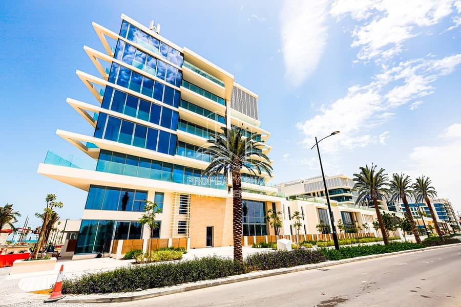 Elegant Loft Apt| Spacious Garden| Beach Access Elegant Loft Apt| Spacious Garden| Beach Access