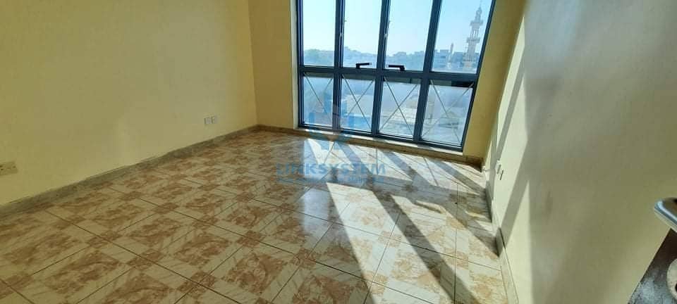 1 Bedroom Flat in Town Center with Balcony