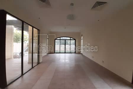 4BED Corner Single Row Ready To Move In Landscaped 4BED Corner Single Row Ready To Move In Landscaped