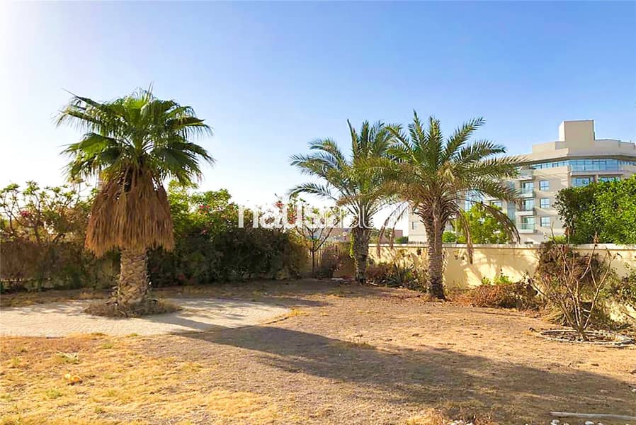 Landscaped Garden| Well Maintained | Available Now