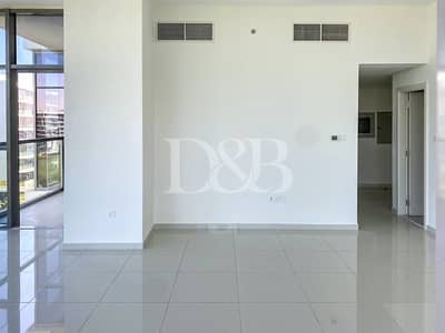 Overlooking Golf Course | Large Corner Balcony Overlooking Golf Course | Large Corner Balcony