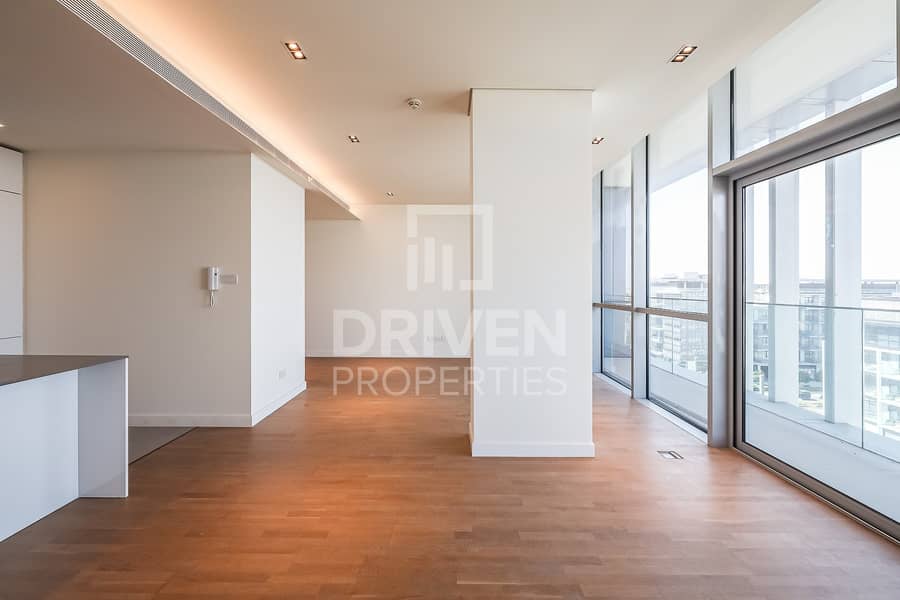 Peaceful and Bright Apt | Boulevard View