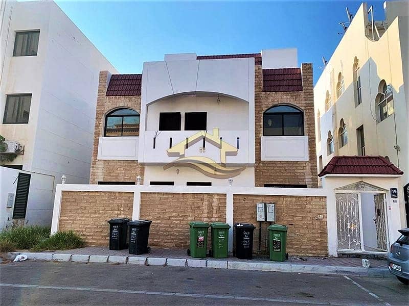 4 Bed Stand-Alone Villa in Al Bateen 140k