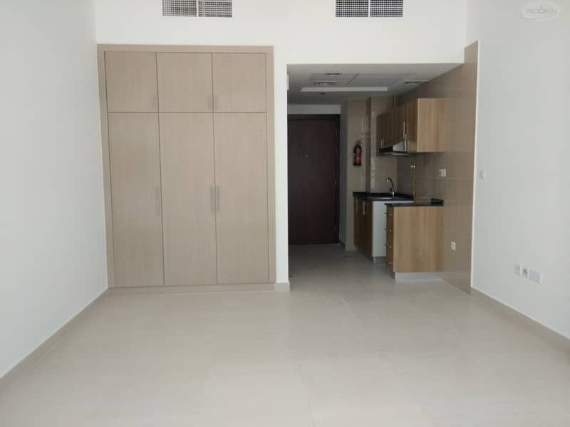 Studio flat for rent in Nad al hamar