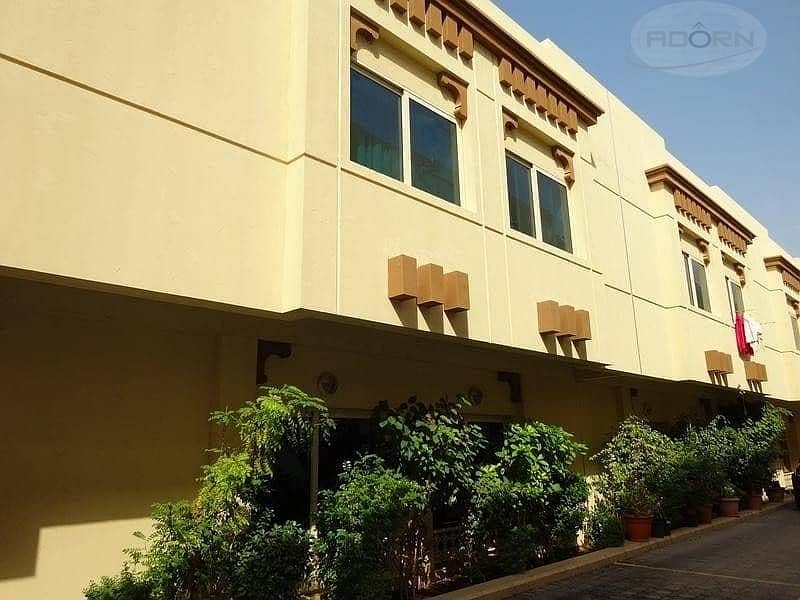 Nice 3 bedroom villa with maid room jumeirah 1 near beach