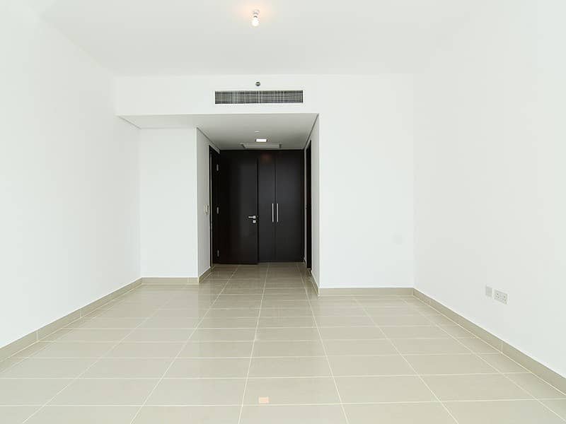 6 Great finishing Apartment available for rent.