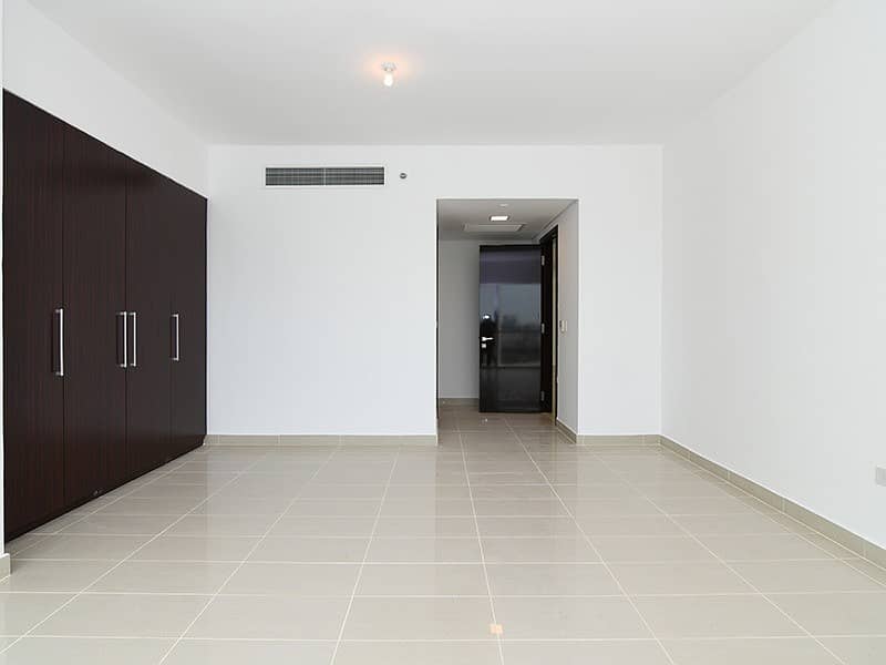 8 Great finishing Apartment available for rent.