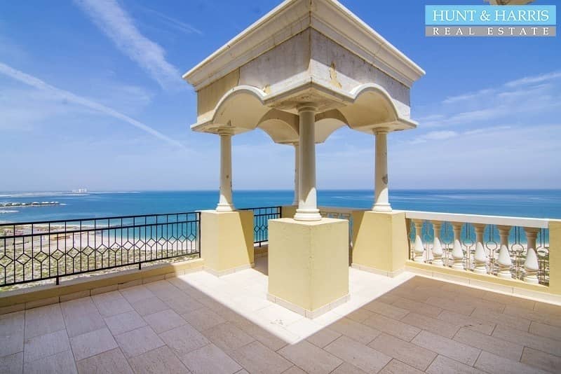 Penthouse - Stunning views of the Sea - 3 Bedrooms + Maids