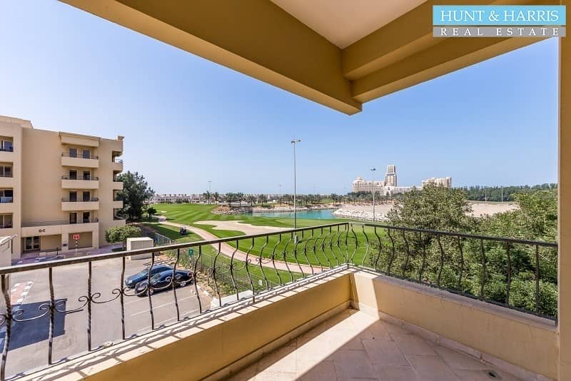 Large Two Bedroom - Golf Views - Walking Distance to the Mall