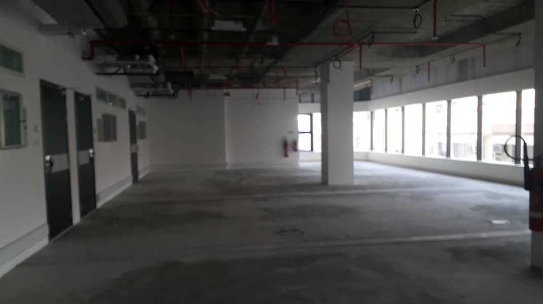 5 Full floor Office Space Facing Abra