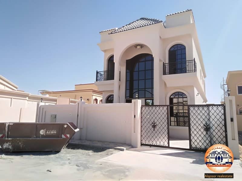 Luxurious villa for sale, magnificent design, super deluxe finishing, with easy bank financing