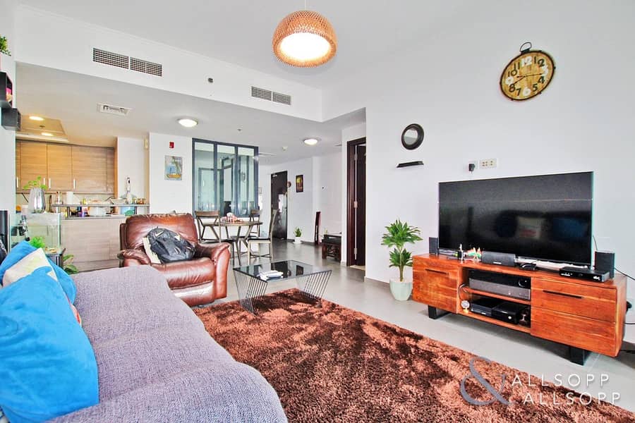 Exclusive | 2 Bed | Tastefully Upgraded
