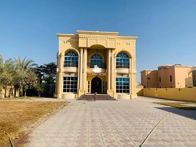 Huge 5 bedroom villa in Al barsha 2 Huge 5 bedroom villa in Al barsha 2