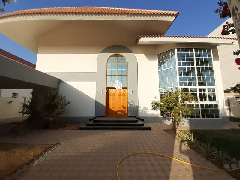 Well maintained 4 beds villa with private pool in Umm suqeim 2