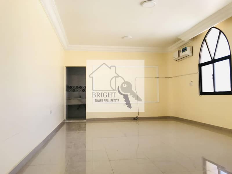 Spacious 3 Bedrooms Huge Balcony Spacious 3 Bedrooms Huge Balcony