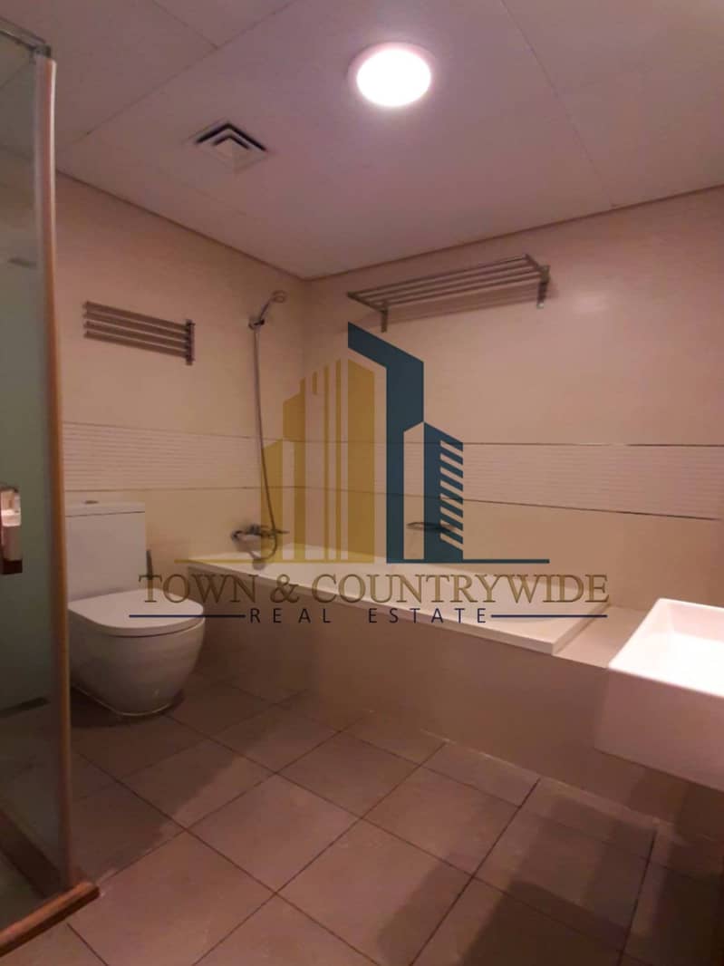 10 Colorful and elegant 1 BR apartment @The gate tower 1