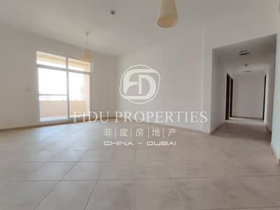 Perfect location | Top floor | Community view Perfect location | Top floor | Community view