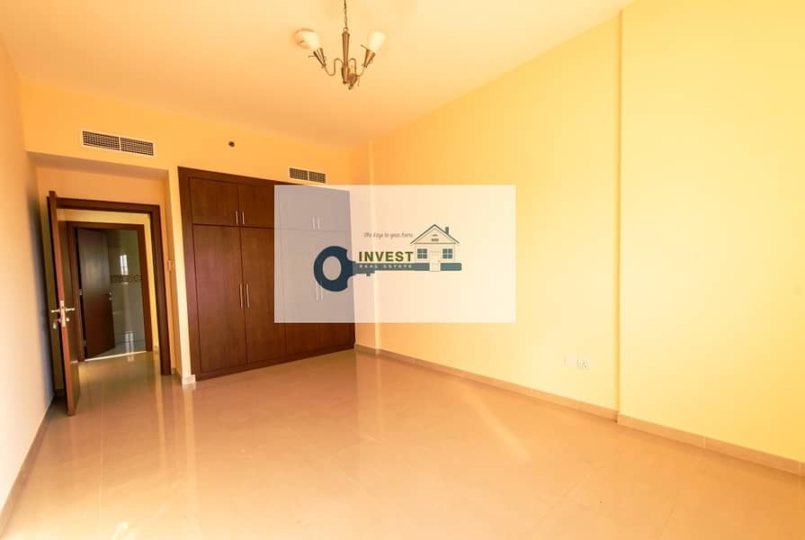 Extra Large One Bedroom Close Kitchen 38k 4chq