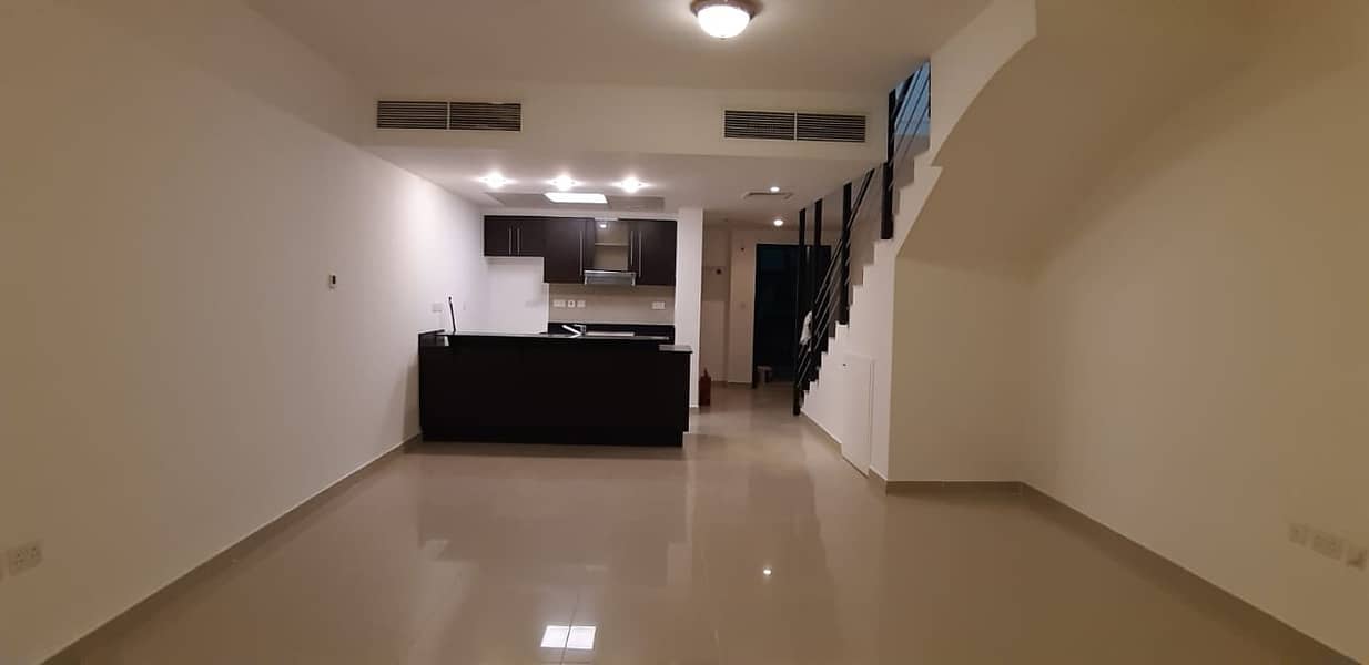 villa town house for rent special price