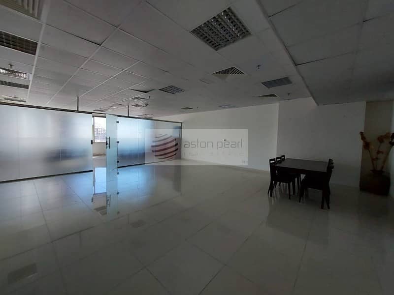 18 Fully Fitted Furnished Office | VACANT | Low Floor