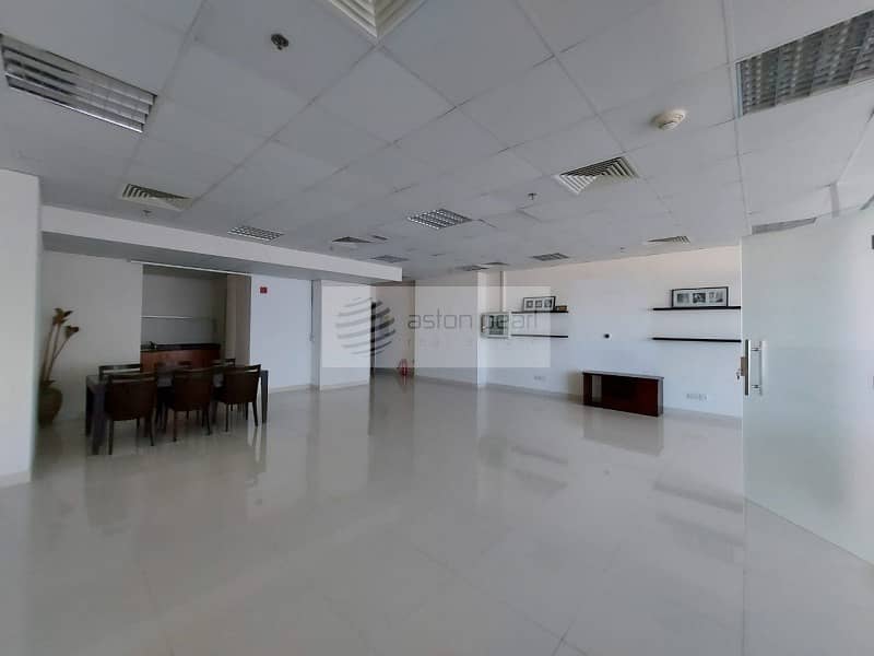 28 Fully Fitted Furnished Office | VACANT | Low Floor