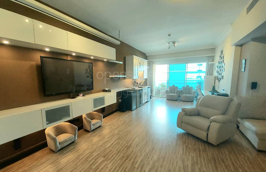 Fantastic 3BR Apartment with Maids room in O2 Residence