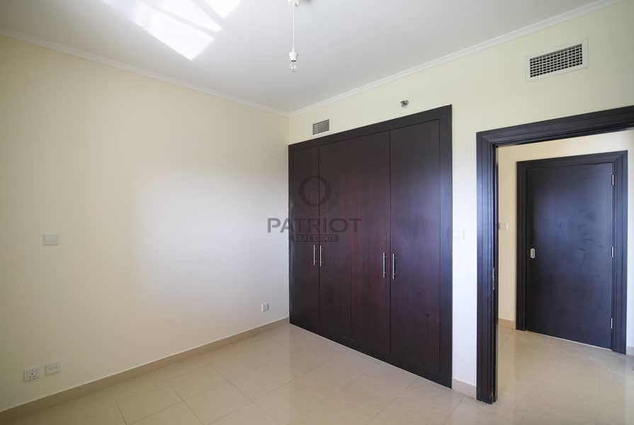 9 2 Bed  | Golf View | Bright Unit | Best Price